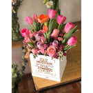 caja  con  tulipanes